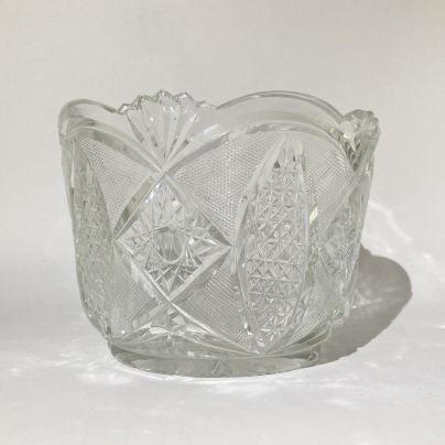 Салатник (конфетница) с резным декором, стекло, алмазная грань, СССР, 1970-1990 гг.