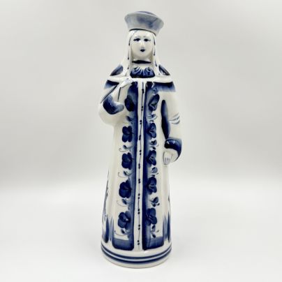 Штоф "Царица", фарфор, роспись, Гжельский фарфоровый завод, Россия, 2000-2010 гг.
