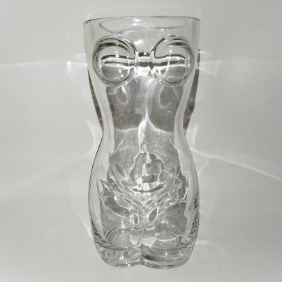 Ваза в форме женского тела, стекло, Азия, 2010-2020 гг.