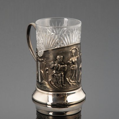 Подстаканник "Русские пляски" (в комплекте со стаканом), мНЦ (медь-никель-цинк), стекло, Кольчугинский завод цветных металлов, Российская Федерация, 2000-2020 гг.