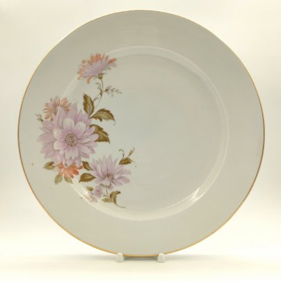 Большое сервировочное блюдо круглой формы с цветочным декором, фарфор, деколь, золочение, Дулевский фарфоровый завод (Дулёво), СССР, 1968-1991 гг.