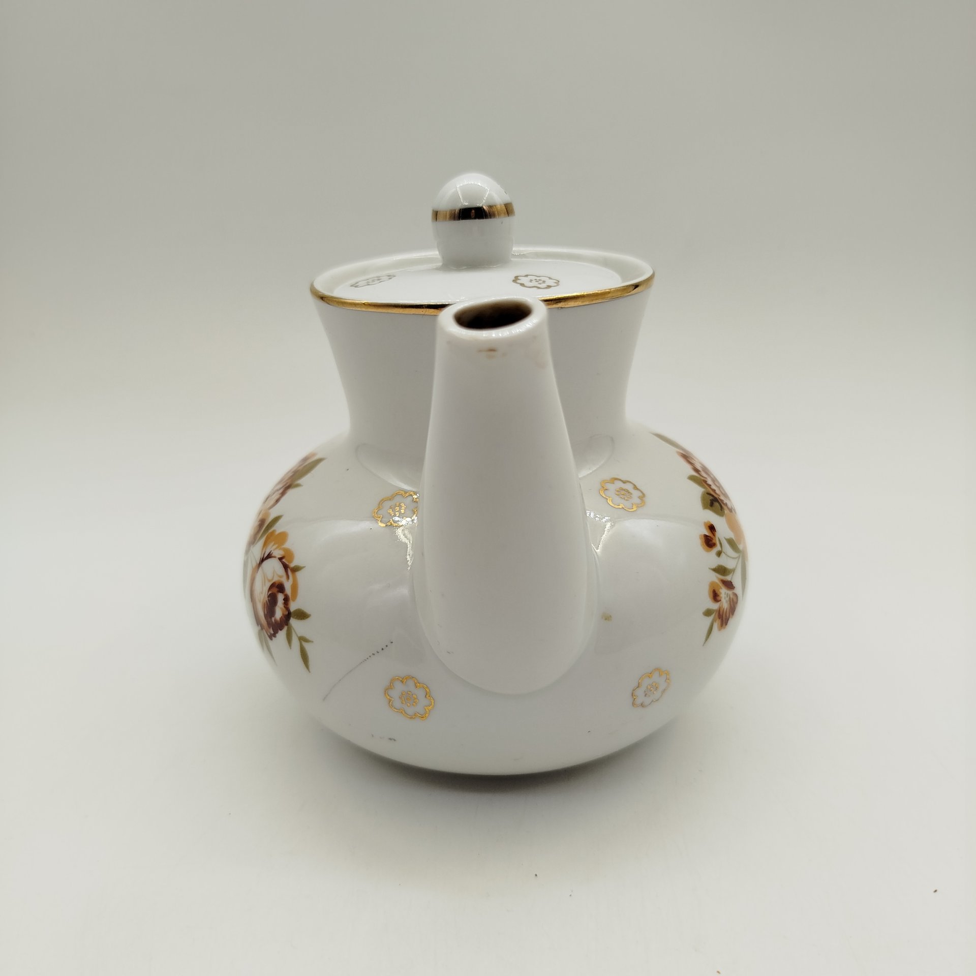 Чайник с растительным декором, фарфор, деколь, золочение, Дмитровский фарфоровый завод (ДФЗ Вербилки), СССР, 1965-1991 гг.