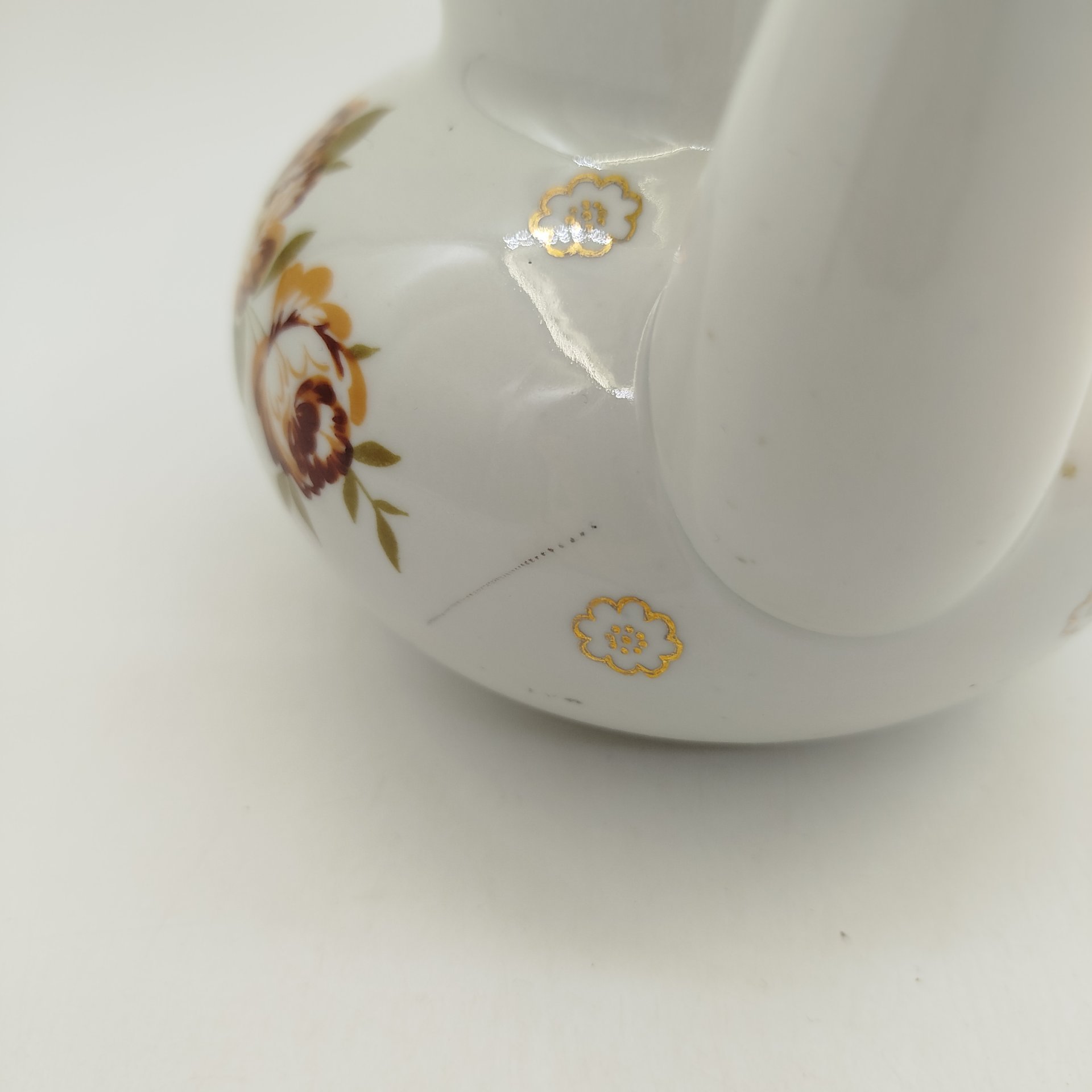 Чайник с растительным декором, фарфор, деколь, золочение, Дмитровский фарфоровый завод (ДФЗ Вербилки), СССР, 1965-1991 гг.