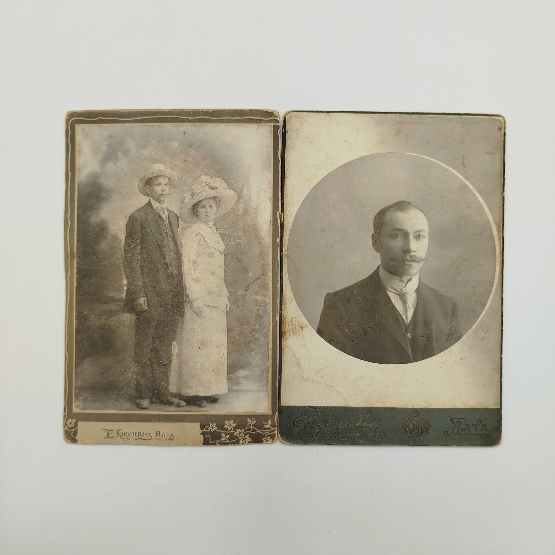 Набор из двух фотографий на паспарту, фотоателье Е. Кукулевич в Ялте