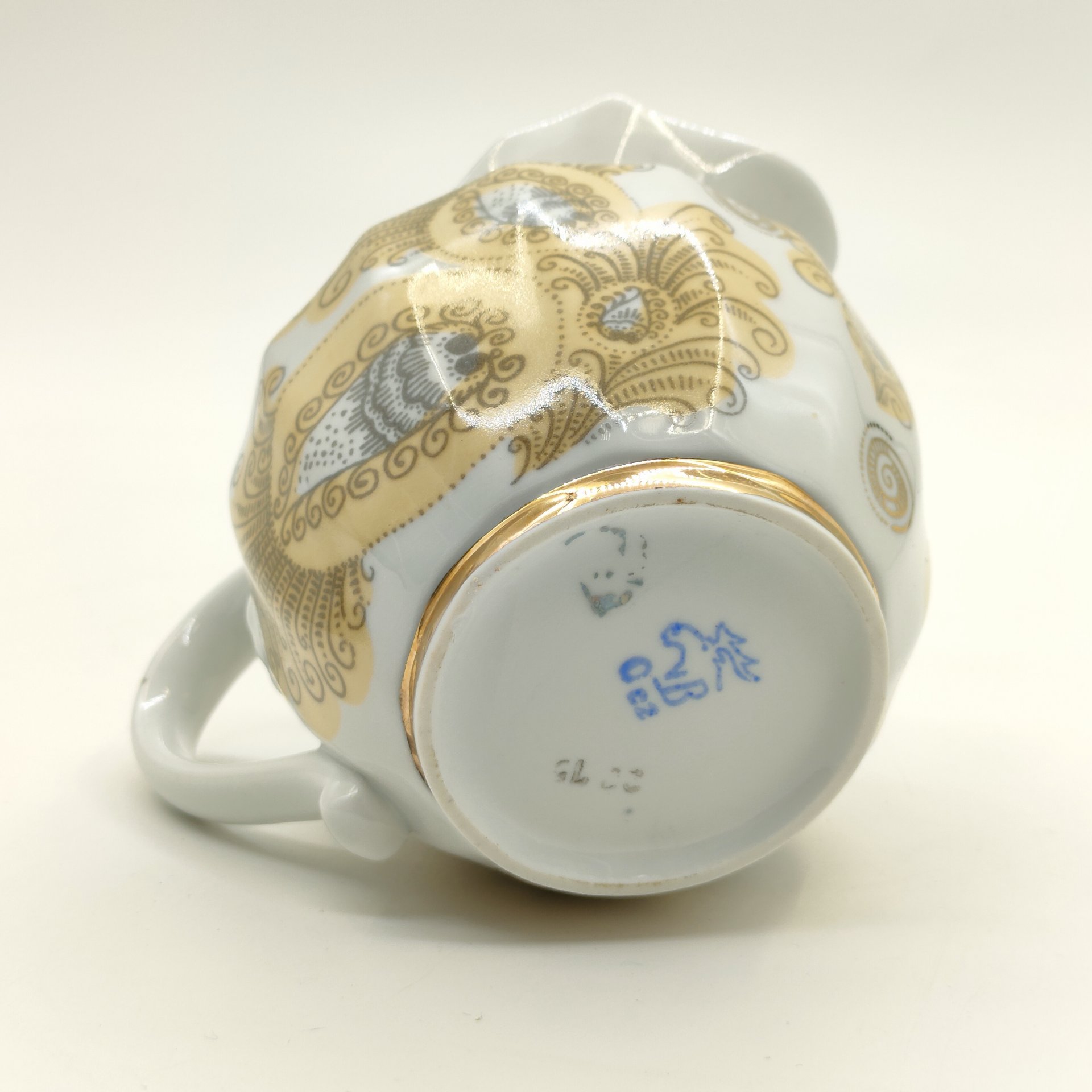 Молочник "Жар-птица", фарфор, деколь, золочение, Дмитровский фарфоровый завод (ДФЗ Вербилки), СССР, 1965-1991 гг.