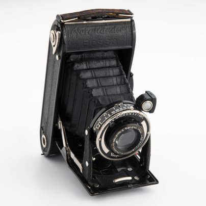 Фотоаппарат винтажный "Voigtlander-Braunschweig" №2420027 с объективом Anastigmat Voigtar 1:4,5 F=11 cm, Voigtlander (Фохтлендер)