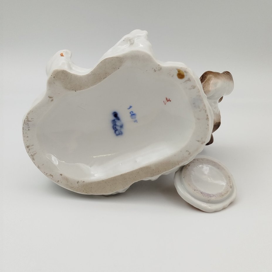 Чернильница «Медвежата», скульптор Е.И. Чарушин, фарфор, роспись, Ленинградский фарфоровый завод (ЛФЗ), СССР, 1960-1970 гг.