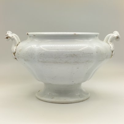 Супница с фигурными ручками, фаянс, Товарищество М.С. Кузнецова, Российская империя, 1889-1917 гг.