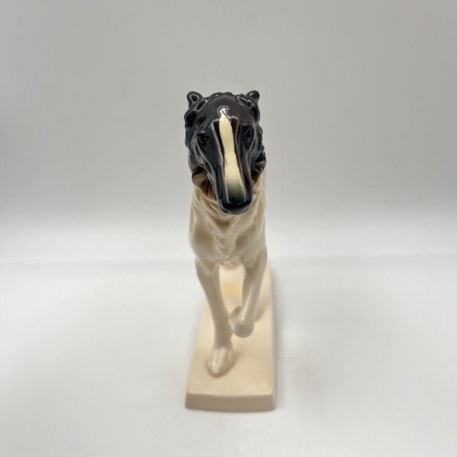 Статуэтка "Борзая", фаянс, аэрография, Hertwig & Co., Германия, 1941-1958 гг.