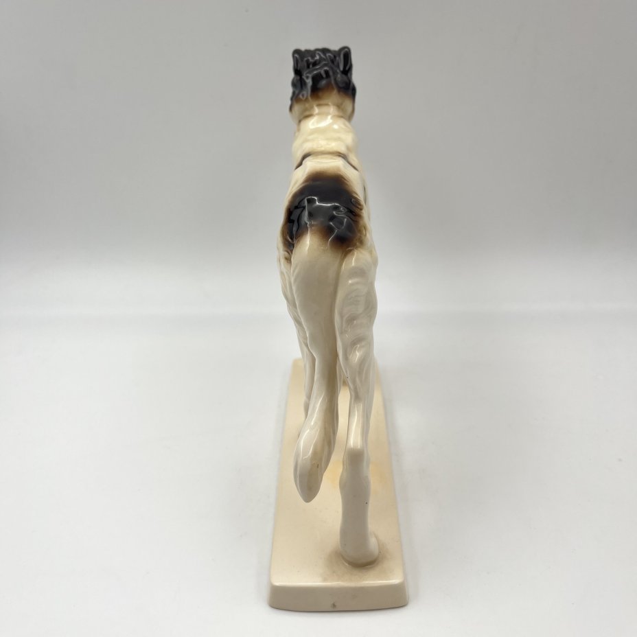 Статуэтка "Борзая", фаянс, аэрография, Hertwig & Co., Германия, 1941-1958 гг.