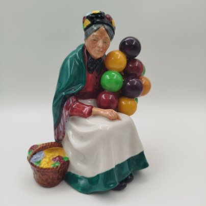 Статуэтка "The Old Ballon seller" ("Продавщица воздушных шаров"), автор Лесли Харрадайн, фарфор, роспись, Royal Doulton, Великобритания, 1920-1950 гг.