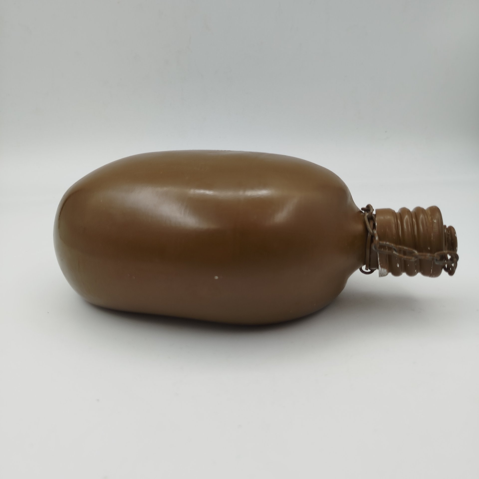 Фляга армейская, алюминий, краска, Завод «Красный Выборжец», СССР, 1987 г.