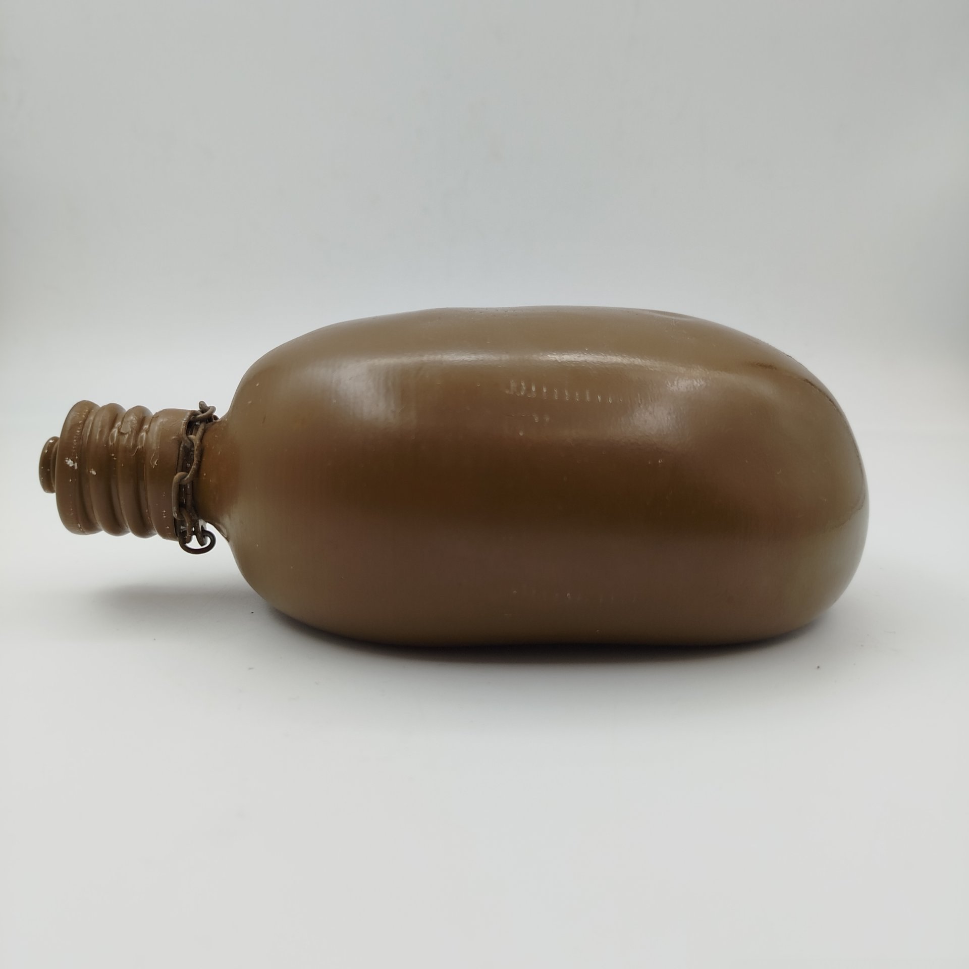 Фляга армейская, алюминий, краска, Завод «Красный Выборжец», СССР, 1987 г.