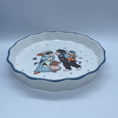 Тортница (сервировочное блюдо) "Семья коров", фарфор, деколь, Россия, 2000-2010 гг.