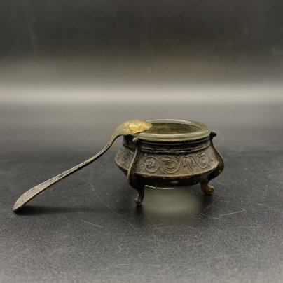 Солонка со стеклянной вставкой, мельхиор (медь-никель), Мстерская художественная фабрика «Ювелир», СССР, 1960-1980 гг.