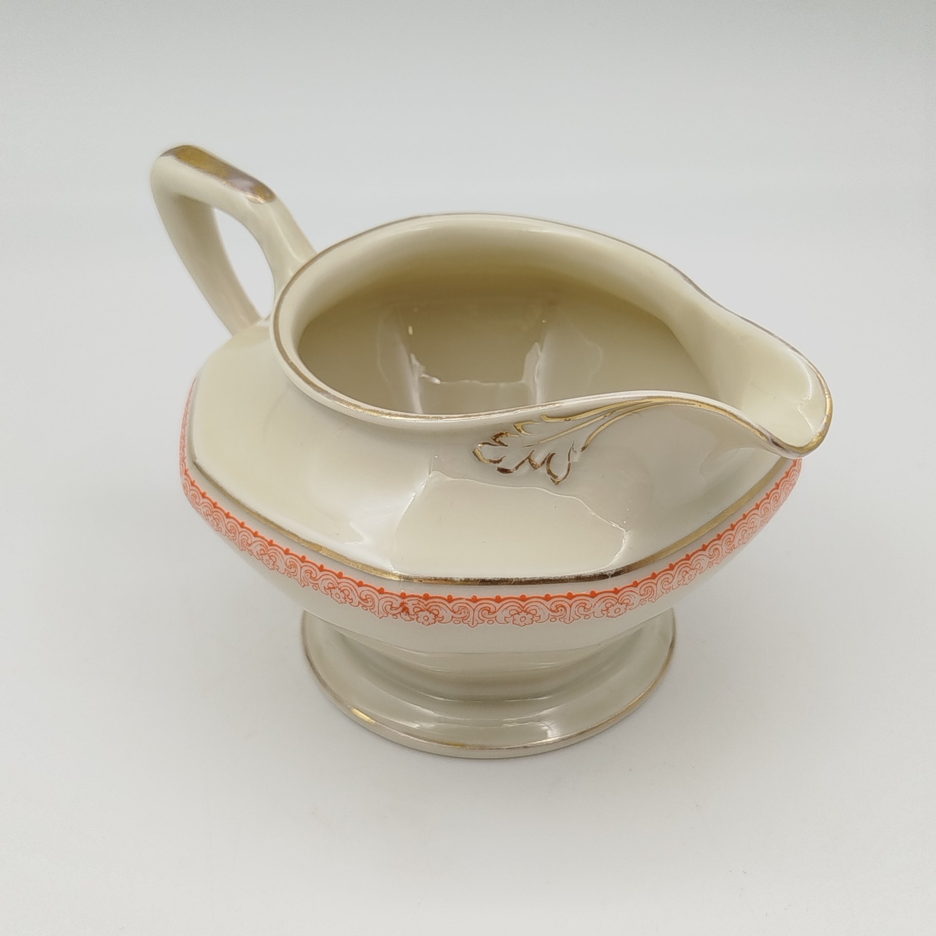 Молочник, украшенный растительным орнаментом, фарфор, деколь, золочение, Rosenthal (Розенталь), Германия, 1941 г.