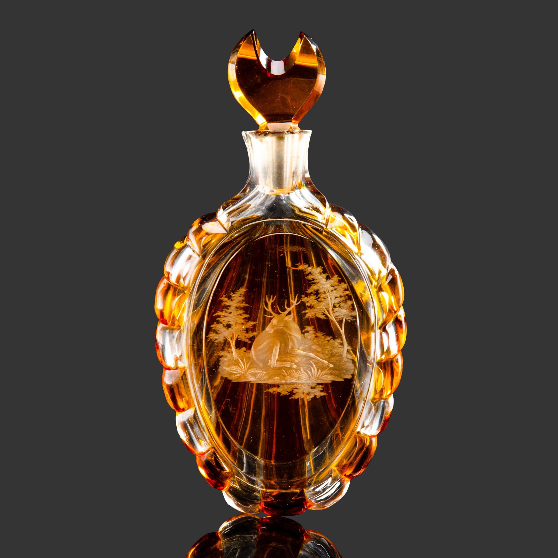 Фляга со сценами охоты, хрусталь, нацвет, гранение, Богемия, 1910-1930 гг.