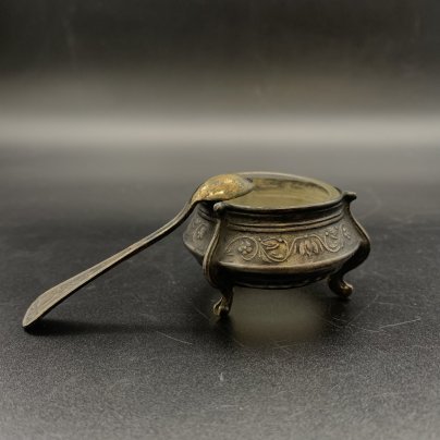 Солонка со стеклянной вставкой, мельхиор (медь-никель), Мстерская художественная фабрика «Ювелир», СССР, 1960-1980 гг.