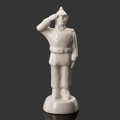 Статуэтка "Пожарный", фарфор, Российская Федерация, 1990-2000 гг.