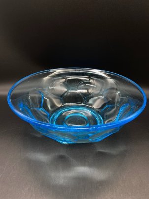 Салатник с рельефным декором