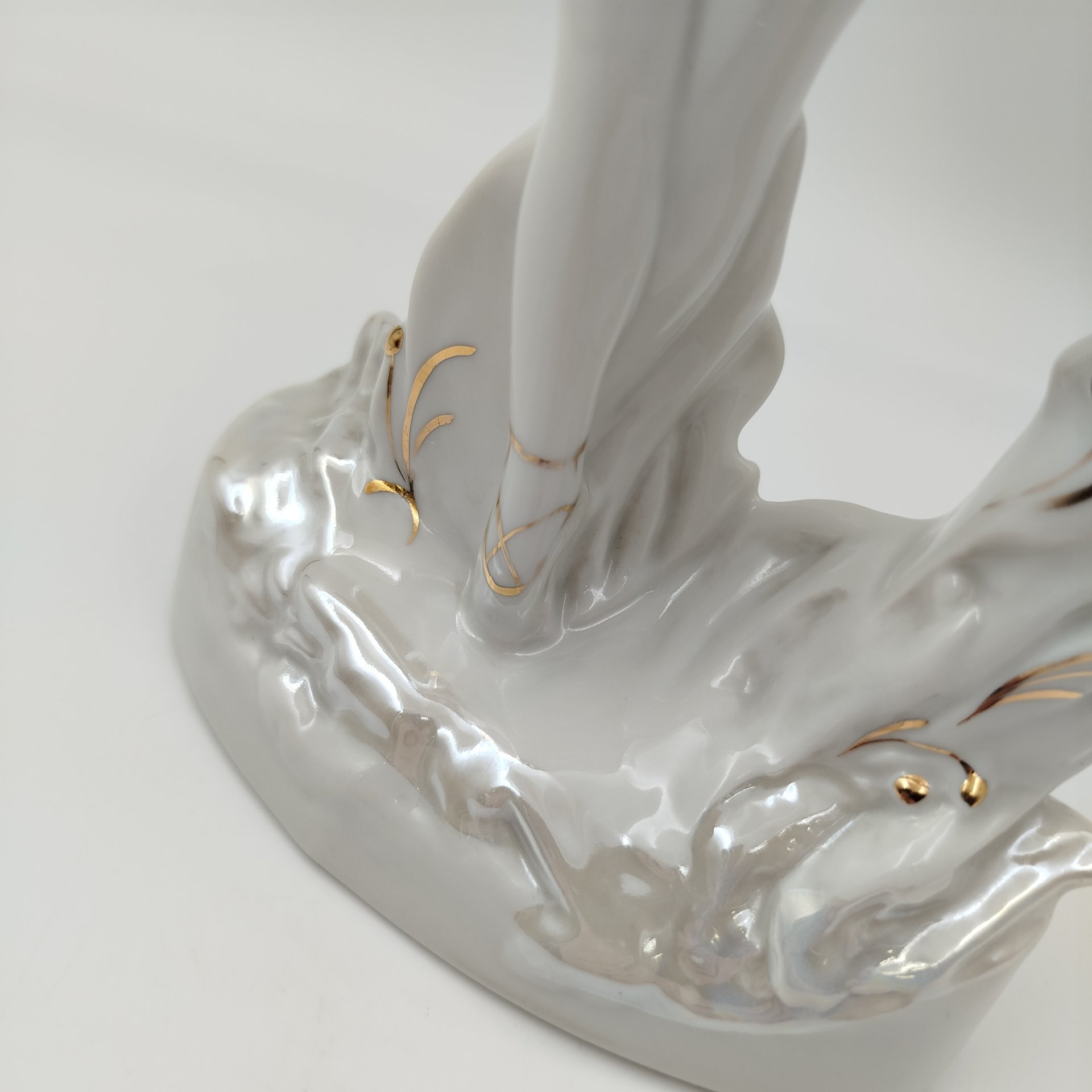 Статуэтка "Балерина в роли аиста", скульптор М.А. Интизарян, фарфор, роспись, люстр, золочение, Дмитровский фарфоровый завод (ДФЗ Вербилки), СССР, 1954-1965 гг.