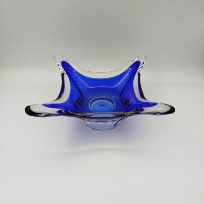 Фруктовница оригинальной четырёхконечной формы, Ливанский стекольный завод (Līvānu stikla fabrikа), стекло, двухслойное, СССР, 1960-1980 гг.