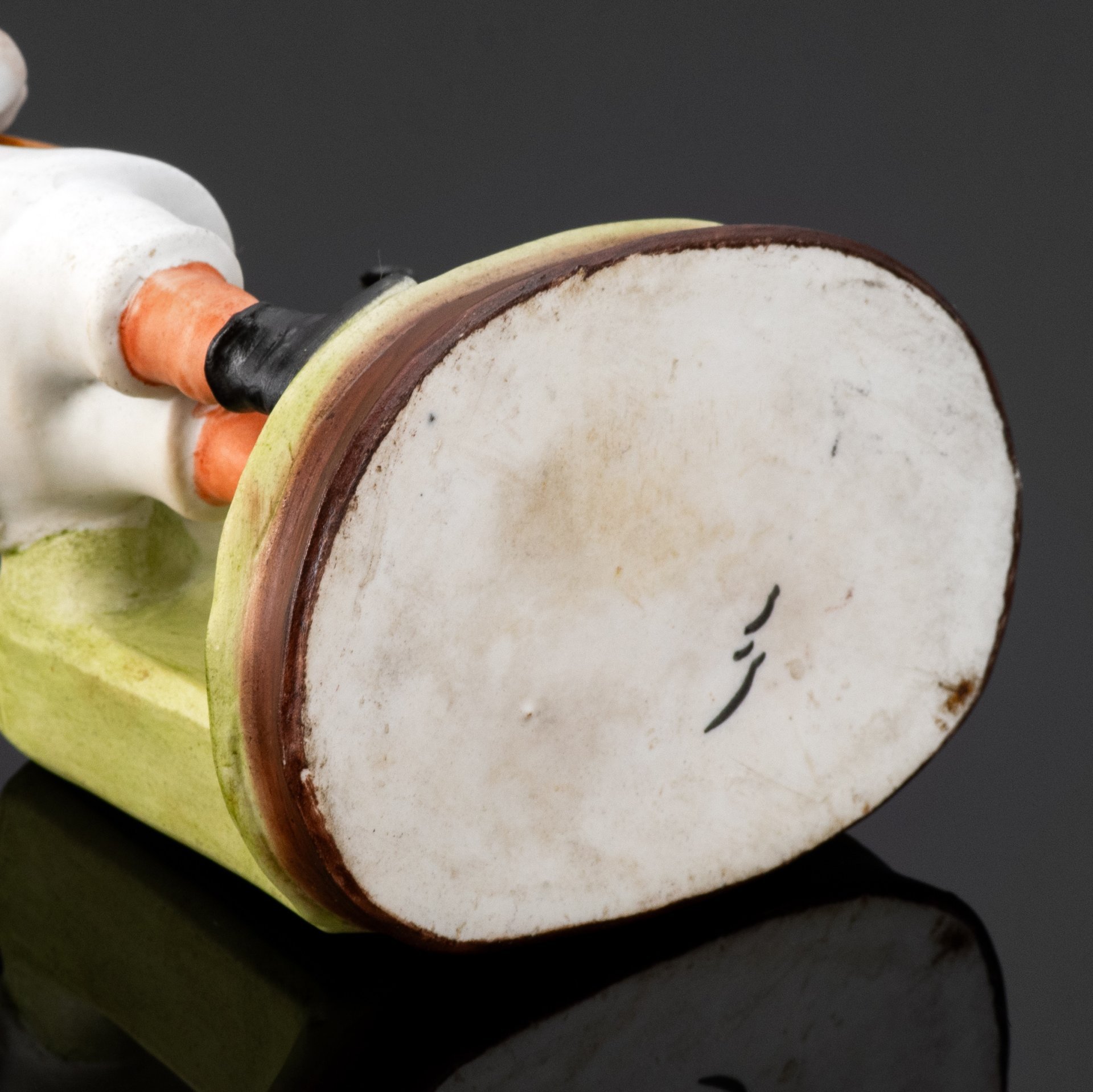 Статуэтка "Мальчик с дудочкой"