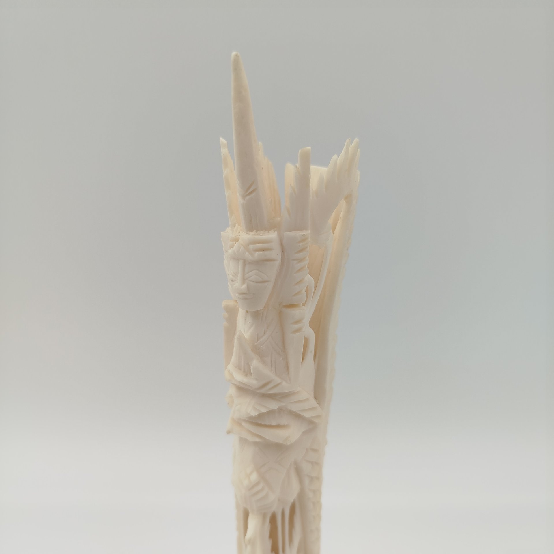 Статуэтка "Божество индонезийского пантеона", кость, резьба, Индонезия, 1980-2000 гг.