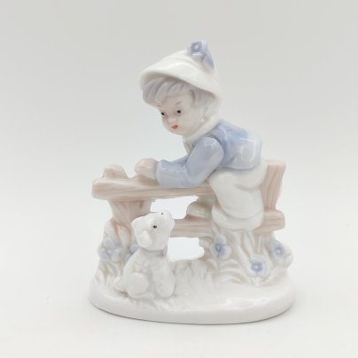Статуэтка "Мальчик на заборе", фарфор, роспись, Европа, 1980-2000 гг.