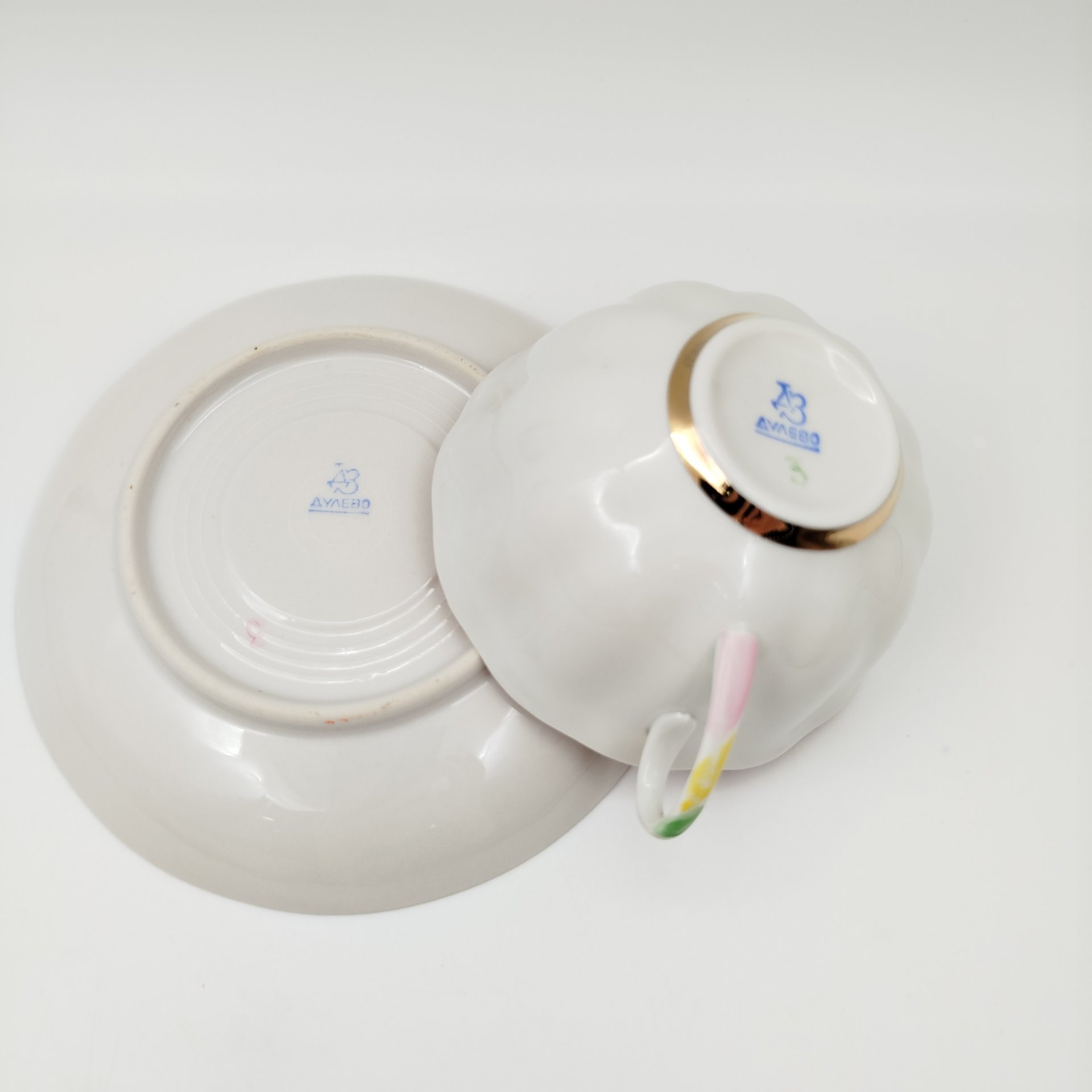 Пара чайная "Золотой олень", автор росписи П.В. Леонов, фарфор, крытье, роспись, золочение, Дулевский фарфоровый завод (Дулёво), СССР, 1952-1964 гг.