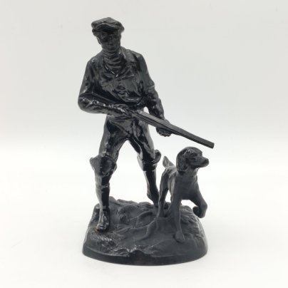 Статуэтка "Охотник с собакой", автор модели Чиркин А. В, чугун, крашение, Каслинский чугунолитейный завод (Касли), СССР, 1973-1990 гг.