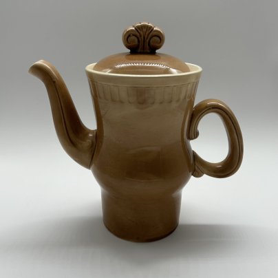 Чайник заварочный с рельефным декором, фаянс, цветная глазурь, Конаковский фаянсовый завод им. М.И. Калинина (ЗиК Конаково)