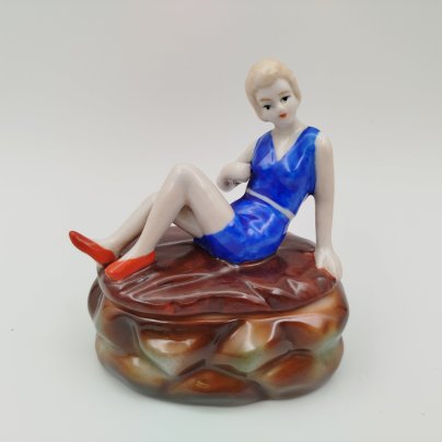 Шкатулка "Купальщица", фарфор, роспись, Азия, 1990-2000 гг.