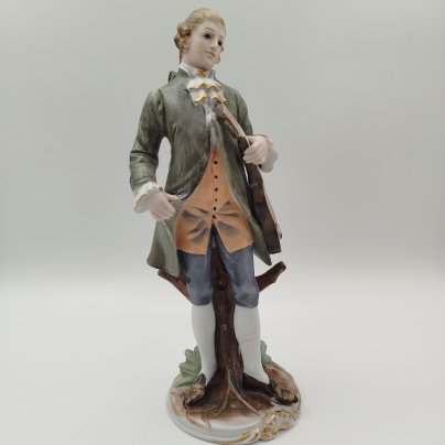 Статуэтка "Кавалер с гитарой", бисквит, роспись, Capodimonte (Каподимонте), Италия, 1970-1990 гг.