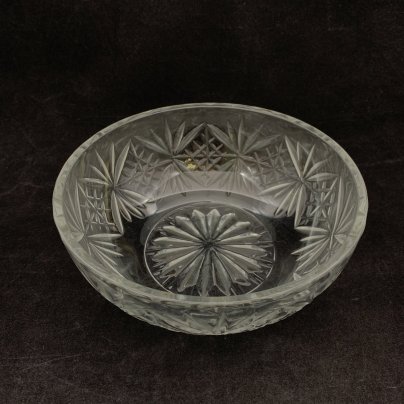 Конфетница (салатница/фруктовница), украшенная резным декором, стекло