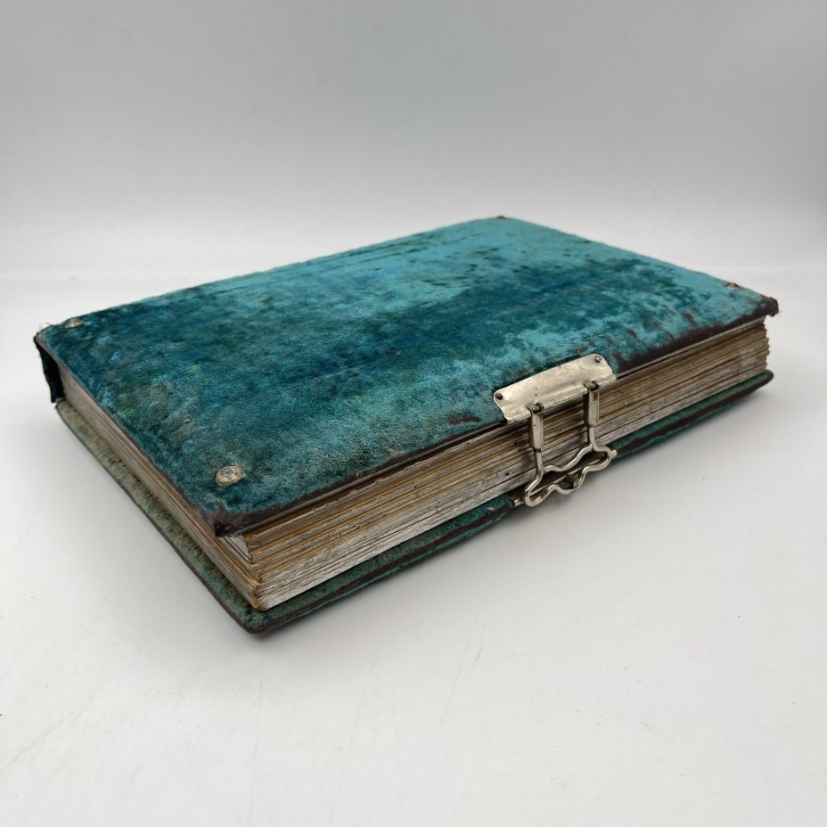 Фотоальбом в обложке бирюзового цвета с табличкой под гравировку, металл, картон, бархат, Западная Европа, 1890-1920 гг.