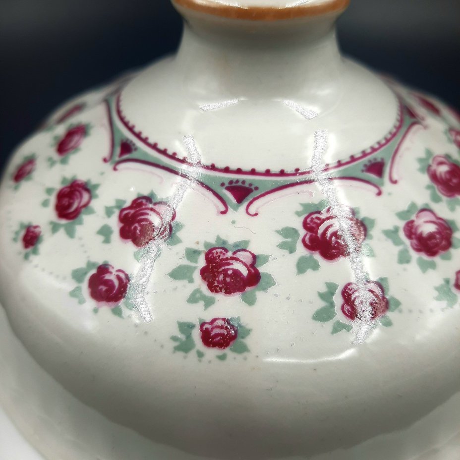 Маслёнка с декором в виде роз, фарфор, деколь, золочение, Freiberger Porzellan, ГДР, 1960-1990 гг.