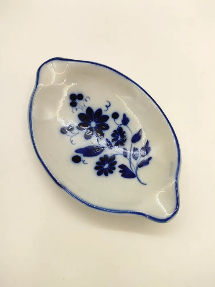 Лимонница с цветочным декором, фарфор, роспись, Турыгинский фарфоровый завод артели «Художественная керамика» (Гжель), СССР, 1950-1970 гг.