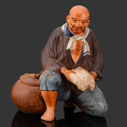 Кукла-хакато (博多人形) "Торговец кальмаров с корзиной", керамика, ручная роспись, Япония, 1970-1990 гг.