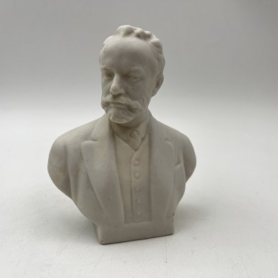 Бюст "П.И. Чайковский", скульптор В.И. Сычёв, бисквит, Ленинградский завод фарфоровых изделий (ЛЗФИ), СССР, 1956-1967 гг.