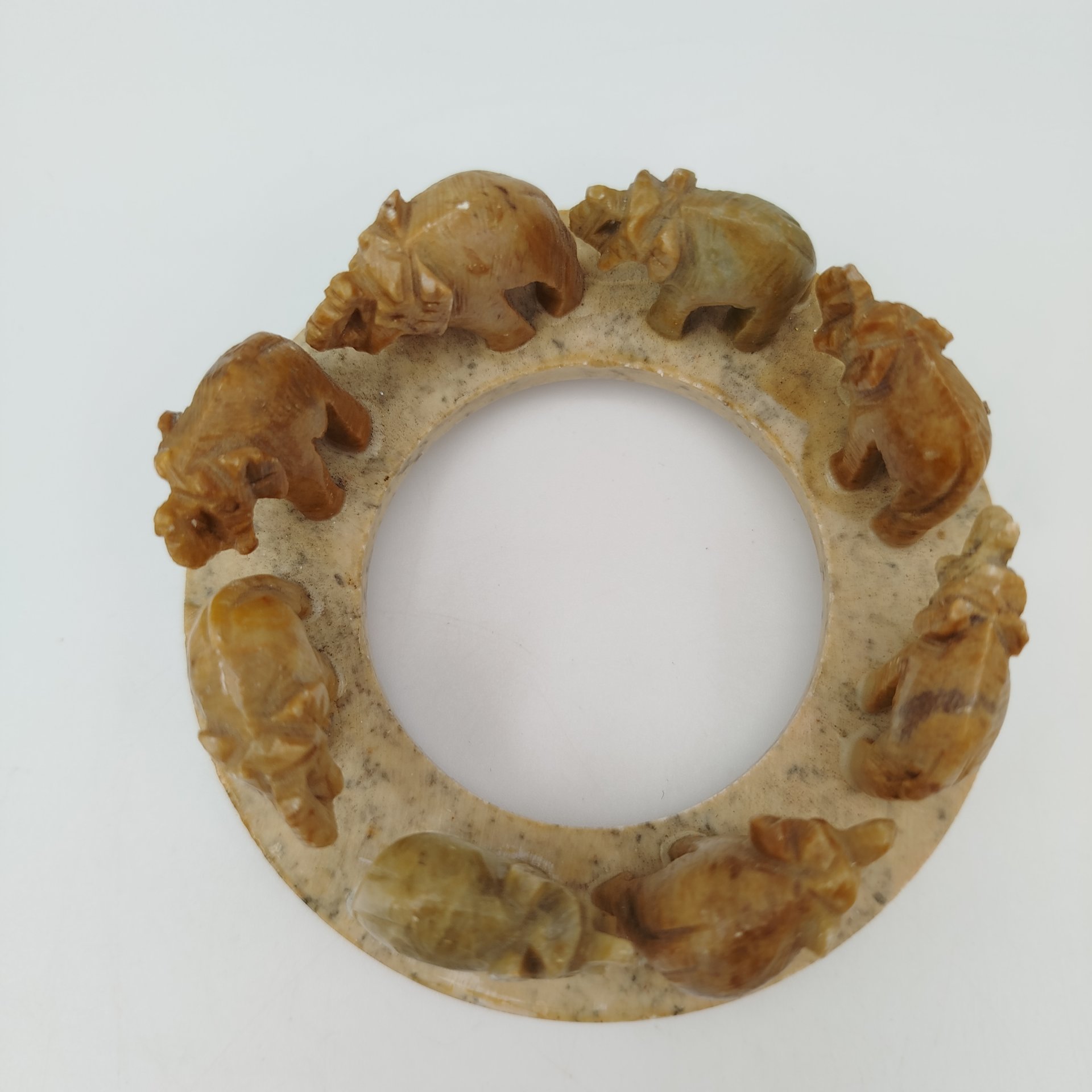 Статуэтка "Слоны", камень, резьба, Европа, 1980-2000 гг.