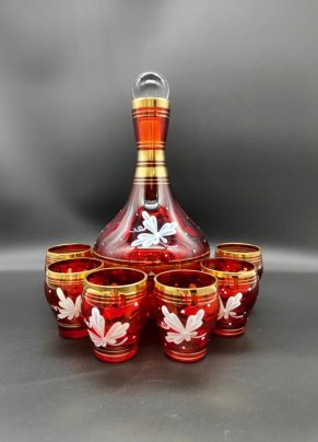 Набор для подачи крепких напитков, украшенный цветочными мотивами, (штоф и стопки на 6 персон)