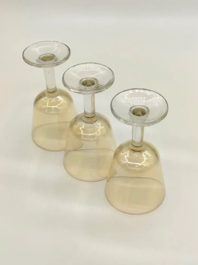 Набор из 3-х рюмок на ножке желтого оттенка