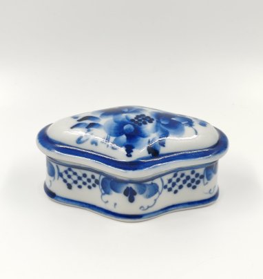 Шкатулка миниатюрная с цветочным декором, фарфор, роспись, Россия, 1990-2000 гг.