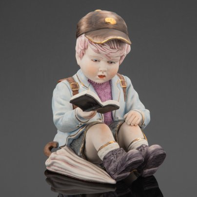 Статуэтка "Мальчик с книгой" ("Школьник")