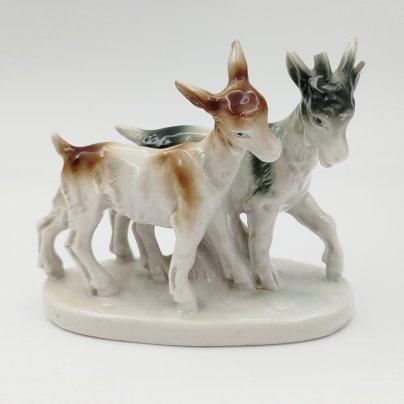 Статуэтка "Козлята", фарфор, аэрография, Западная Европа, 1960-1980 гг.