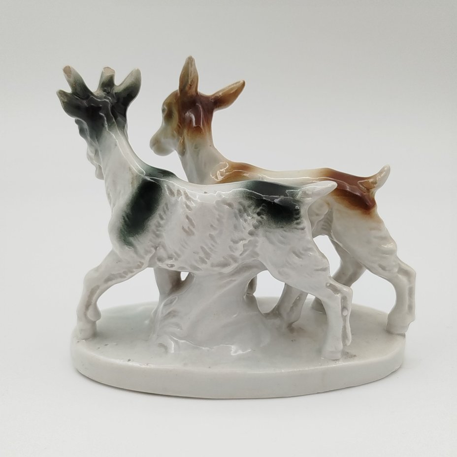 Статуэтка "Козлята", фарфор, аэрография, Западная Европа, 1960-1980 гг.