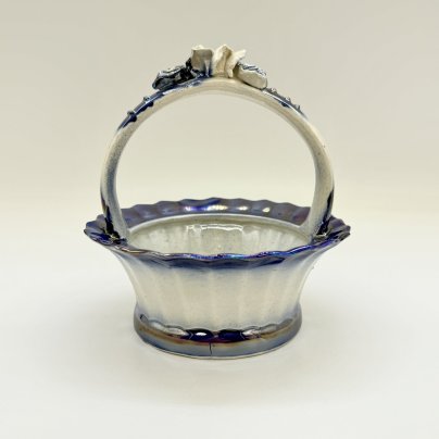 Конфетница с рельефным декором, фарфор, рельеф, люстр, Китай, 1980-2000 гг.