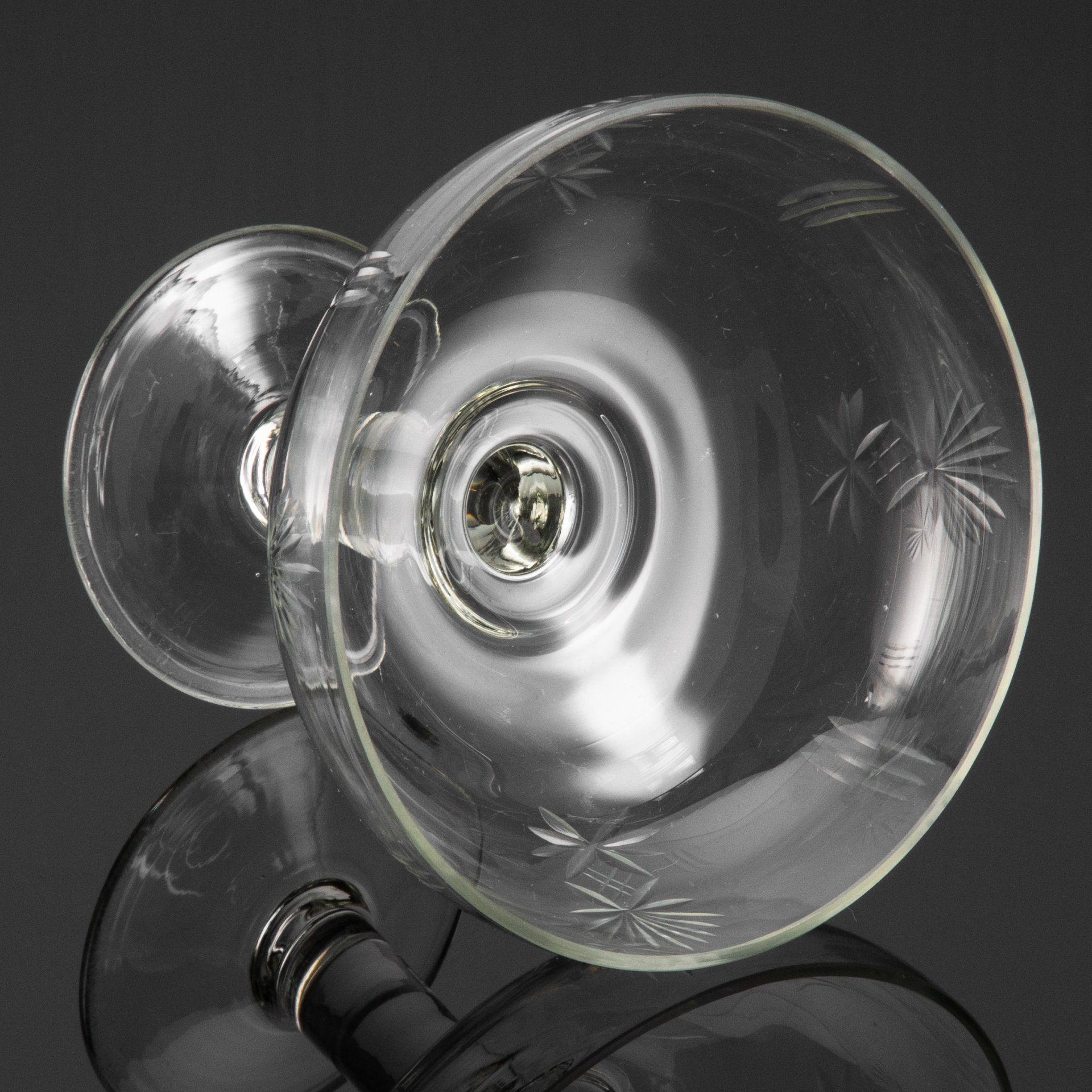 Вазочка (конфетница) с декором "кустами", стекло, выдувание в форму, алмазная грань, Российская империя, 1900-1930 гг.