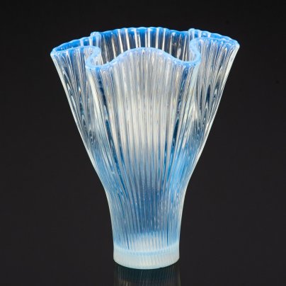 Ваза из опалового стекла, стекло, Западная Европа, 1910-1940 гг.